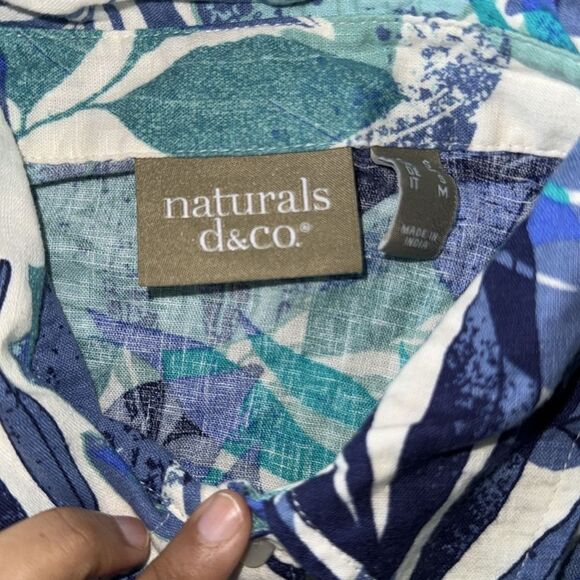 WOMENS Tropical Leaf Print half Button-Up Shirt S NWOT - Picture 2 of 7